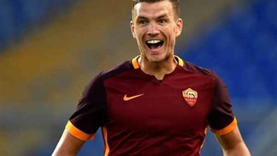 دجيكو متفوقاً على صلاح في لاعب الجولة