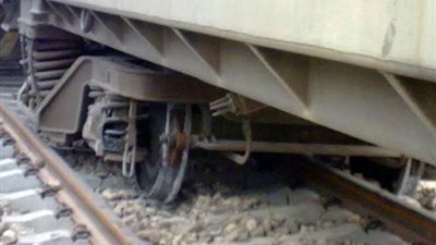  خروج قطار عن القضبان بالزقازيق وإصابة مواطنين