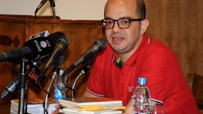 عمر طاهر: “ما يحدث بين الأهلى والترجي زوبعة وعلى الكبار سرعة التدخل لتهدئة الاجواء”