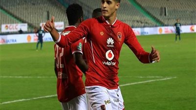 أحمد الشيخ يصل تونس لدعم الأهلي أمام الترجي(صورة)