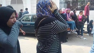 بكاء وعويل ضحايا “مدرسة الوزير” بعد النصب عليهم؟ (صور)