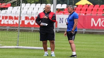 الخطيب يحدد مع كارتيرون صفقات الأهلي في يناير   