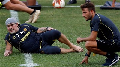 10 لقطات مثيرة في ملاعب كرة القدم (صور)