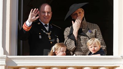 أمير موناكو وزوجته يشاركان فى احتفالات اليوم الوطنى للإمارة