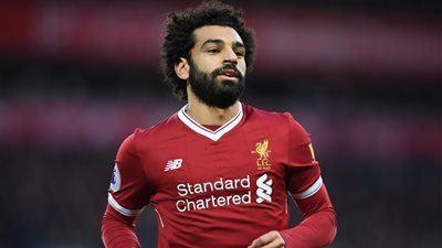 “لوفرين” يداعب “صلاح” بعد حصوله على جائزة أفضل لاعب فى شهر أكتوبر (فيديو)