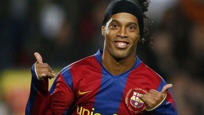 رونالدينو في ورطة بعد مداهمة الشرطة البرازيلية لمنزله