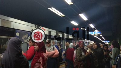 سقوط مواطن «كفيف ومعاق» أسفل عجلات المترو بالمعصرة