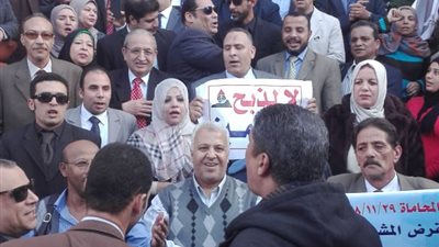 مظاهرات للمحامين تطالب برحيل عاشور بسبب تجديد الاشتراكات