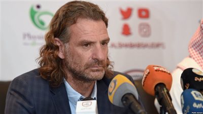 الأهلي يفاوض مدرب “مدمن” إقالات