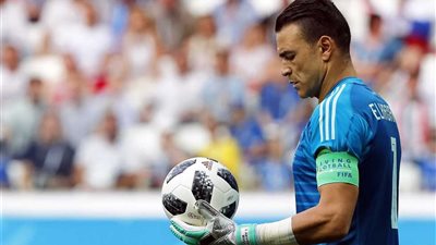 الإسماعيلي يهدد الحضري بعقوبات جديدة