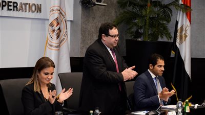 رئيس هيئة الاستثمار يتقدم باستقالته والوزيرة ترفضها