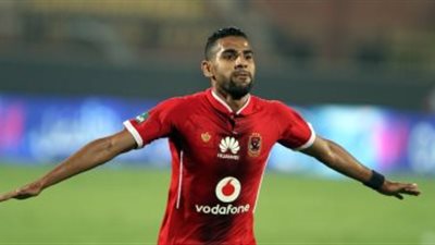 رسمياً.. مؤمن زكريا يجدد عقده مع الأهلي (صورة)