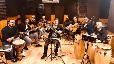 بـ فيديو كليب ومجموعة حفلات.. إدوارد يكشف لـ”القاهرة 24″ تفاصيل عودة فريق “الجيبسي”