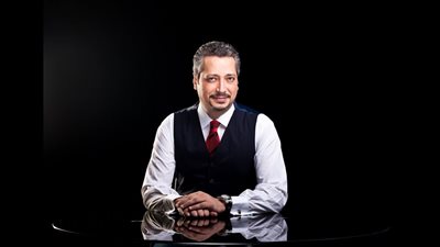 تامر أمين يستهل برنامجه الجديد بوصلة رقص على “المزمار البلدي” (فيديو)