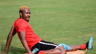  أجايي ينتظم في مران الأهلي  