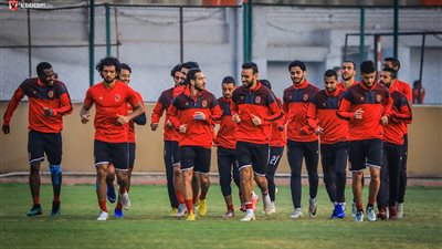 الأهلي يستضيف “أمح الدولي” خلال تدريبات الفريق الأول لكرة القدم (صور)
