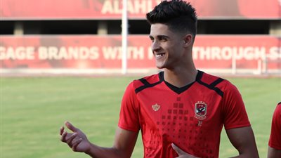 الأهلي يقيد أحمد الشيخ في القائمة الإفريقية