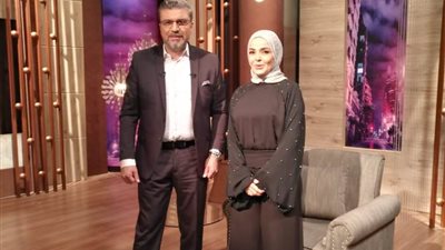 منى عبد الغنى تكشف أسرار مسيرتها الفنية في واحد من الناس (صور)