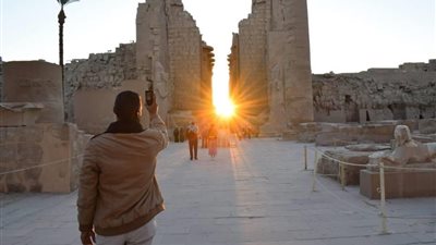 لقطات لتعامد الشمس على معبد الكرنك صباح اليوم (فيديو وصور)