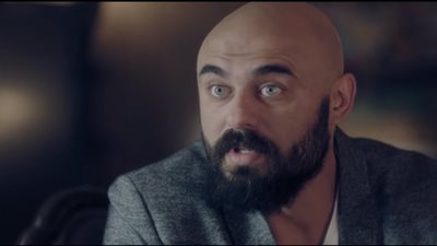 أحمد صلاح حسني يجمع بين ياسمين عبد العزيز و ياسمين صبري