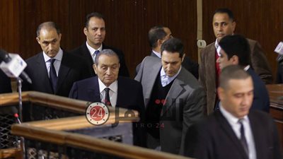 مبارك ينفي علمه بمصادر التخريب في 25 يناير: دي كانت هيصة