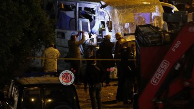 وصول وفد من أسر ضحايا تفجير الأتوبيس السياحي بالمريوطية للقاهرة