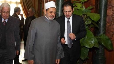 إنهاء ندب رجل المعارك الأول فى المشيخة.. هل يهدأ الأزهر الآن؟