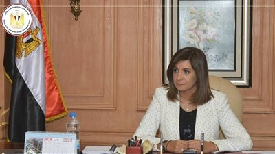 وزيرة الهجرة: إجراء المصريين المتواجدين بإجازات تحليل “pcr” للكشف عن الفيروسات قبل عودتهم للكويت