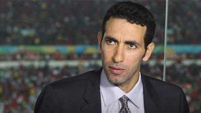 محمد أبو تريكة لعائلته:  يعلم الله أني افتقدكم وبشدة