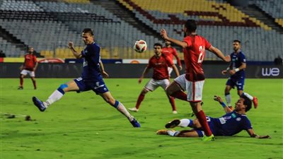 الشوط الأول.. تعادل سلبي بين الأهلي وسموحة بالدوري