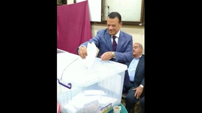 محمد عثمان يدلي بصوته في “انتخابات المحامين”: “من أجل غدٍ أفضل لنقابتنا”