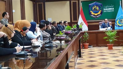 بسبب كورونا.. تعقيم وتطهير المجمع النظري لكليات جامعة دمنهور