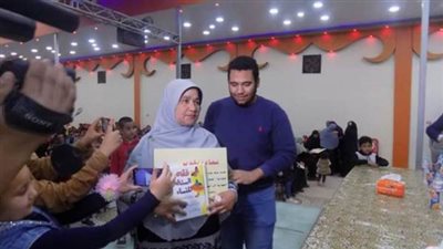 الأم المثالية بالبحيرة تستقبل خبر فوزها في المستشفى رفقة زوجها المريض