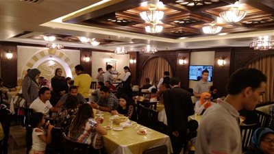 الملاهي الليلية وأفراح الفنادق يتحديان قرار الدولة بمنع التجمعات لمواجهة كورونا