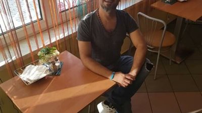 “جدعنة المصريين بالخارج”.. مصري ببولندا يفتح منزله لاستضافة العالقين بسبب فيروس كورونا