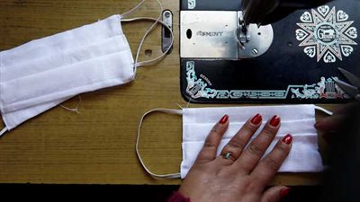 “حماية المستهلك”: ضبط مصانع “تحت بير السلم” لصناعة الكمامات في بني سويف