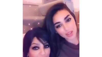 ياسمين صبري لـ”فيفي عبده”: “هيكرشونا من الطيارة بسبب الرغي” (فيديو)