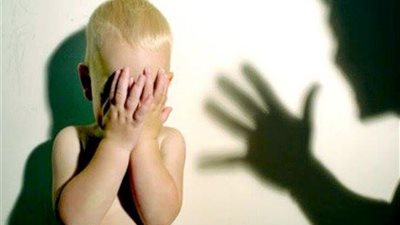 ربة منزل تُعذب ابن شقيقها حتى الموت لتبوله على نفسه بالشرقية