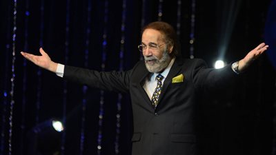 نقيب المهن التمثيلية يوضح حقيقة وفاة الفنان محمود ياسين (خاص)