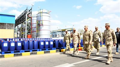 رئيس الأركان يتفقد “النصر للكيماويات” لمتابعة إنتاج مواد التطهير والتعقيم لمواجهة كورونا