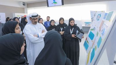 الإمارات تبتكر طريقة جديدة عبر المحمول لحث مواطنيها على البقاء داخل المنزل