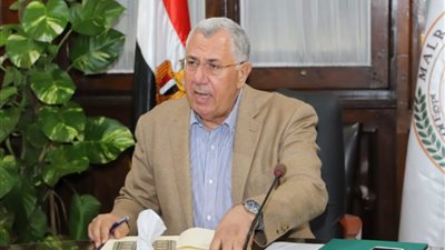 وزير الزراعة: تكليفات من القيادة السياسية بإزالة العقبات أمام الصادرات الزراعية