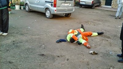 وفاة عامل نظافة بأزمة قلبية أثناء عمله بوحدة محلية في سوهاج (صورة)