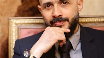 طلاب إعلام جامعة مصر للعلوم والتكنولوجيا يواجهون فيروس كورونا بأغنية شبابية (فيديو)