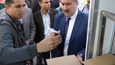 القوات المسلحة تدشن منافذ متحركة لبيع السلع الأساسية والمطهرات بالمنوفية