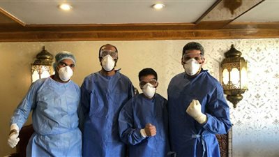 بعد تعافيه من كورونا.. أحد أفراد الطاقم الطبي يوجه رسالة بشأن التعامل مع الفيروس