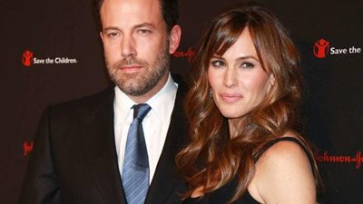 أخبار المشاهير اليوم الجمعة 3-4-2020.. جينيفر جارنر ترفض السماح لزوجها السابق برؤية أولادهم وبوسي شلبي لاجئة في منزل نور الشريف