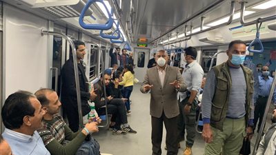 كامل الوزير في 10 جولات ميدانية بين عشرات الركاب بالمترو والسكة الحديد والموانئ والطرق خلال أسبوع (تقرير)