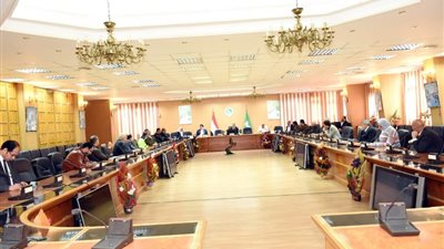 فحص الوافدين وفرق طبية بالكمائن.. إجراءات رسمية جديدة لمواجهة “كورونا” في الشرقية (بيان)