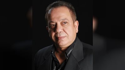 زوجة الفنان محمد محمود تكشف تعرضه لحادث مميت بسيارته صباح اليوم (صورة)